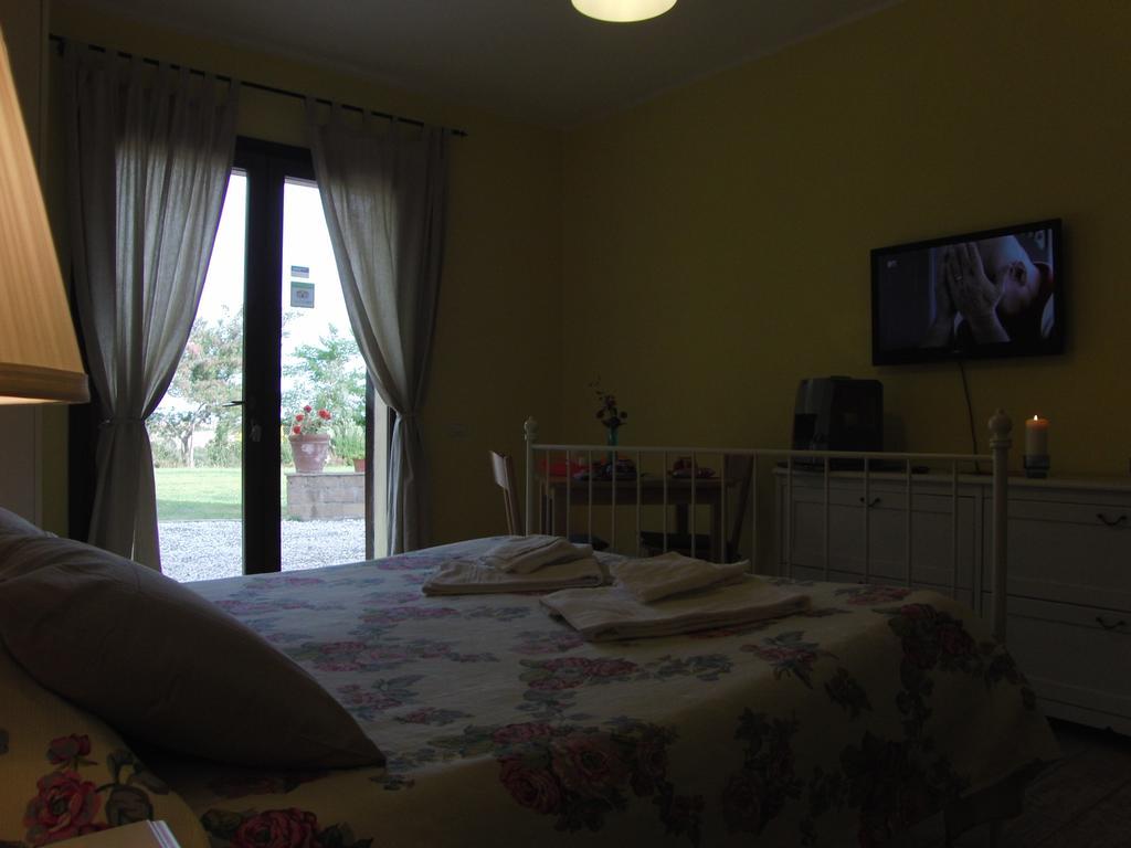 מונטאלטו די קסטרו Locanda Degli Etruschi חדר תמונה