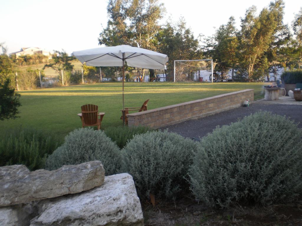 מונטאלטו די קסטרו Locanda Degli Etruschi מראה חיצוני תמונה